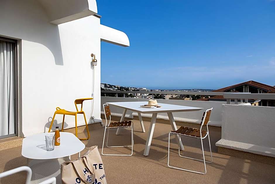 MOB HOTEL Cannes
