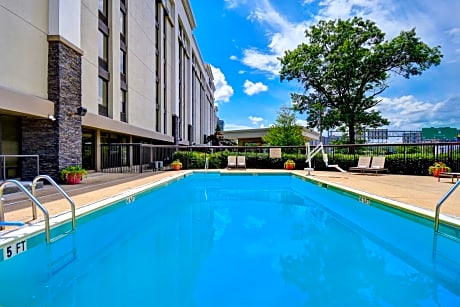 Hampton Inn & Suites Alexandria Old Town Area South