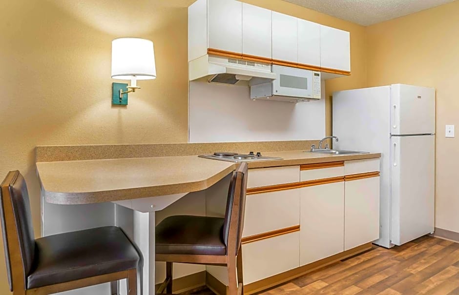 Extended Stay America Suites - Auburn Hills - University Drive