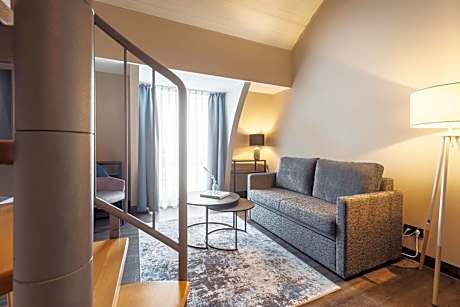 Premium Family Room with Queen Bed
