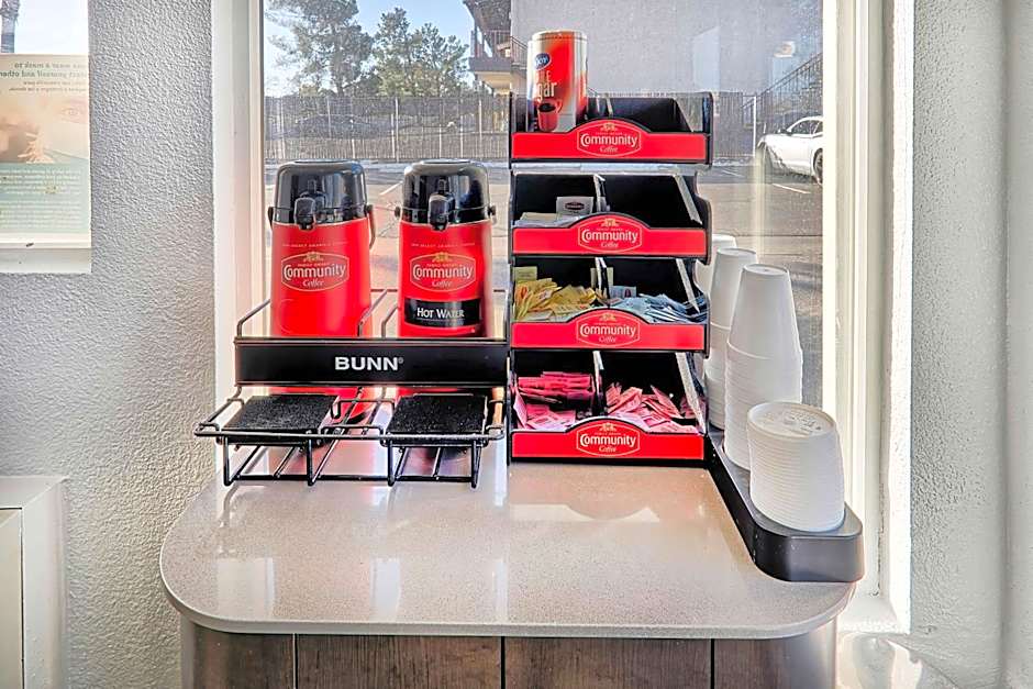 Motel 6-Lancaster, CA