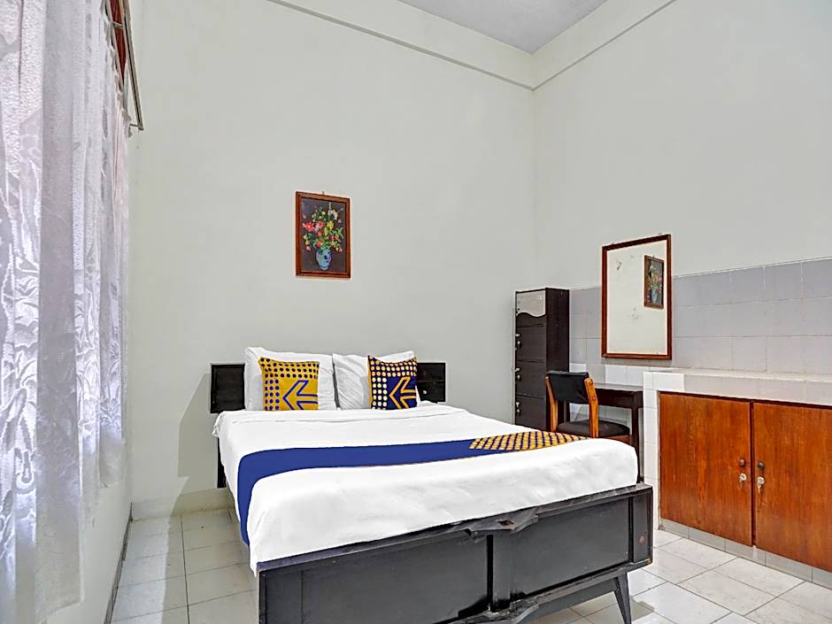 SPOT ON 90539 Taman Borobudur Guest House Syariah