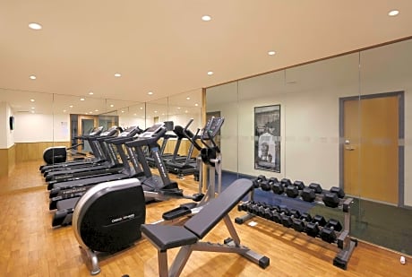 Holiday Inn Express Hyderabad Banjara Hills By IHG