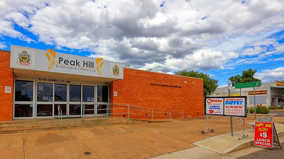 Golden Peak Motel PeakHill