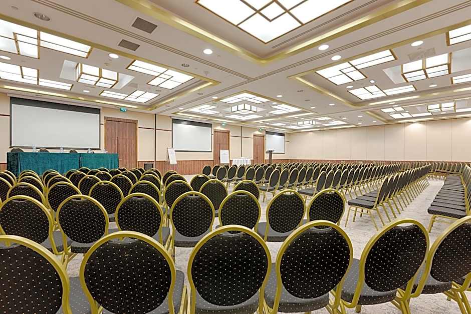 Evergreen Laurel Hotel