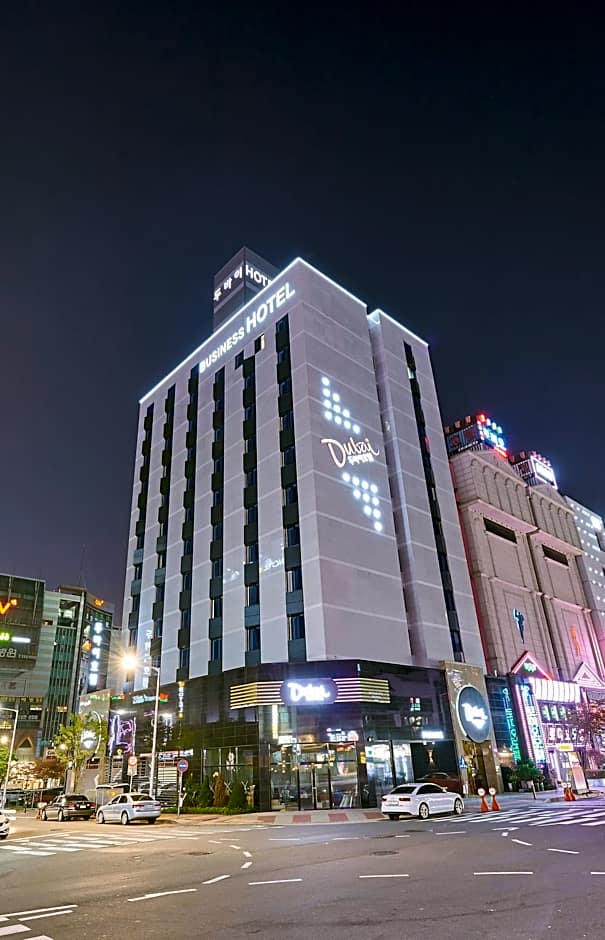 Photo 1 of 50 of Dubai Hotel
