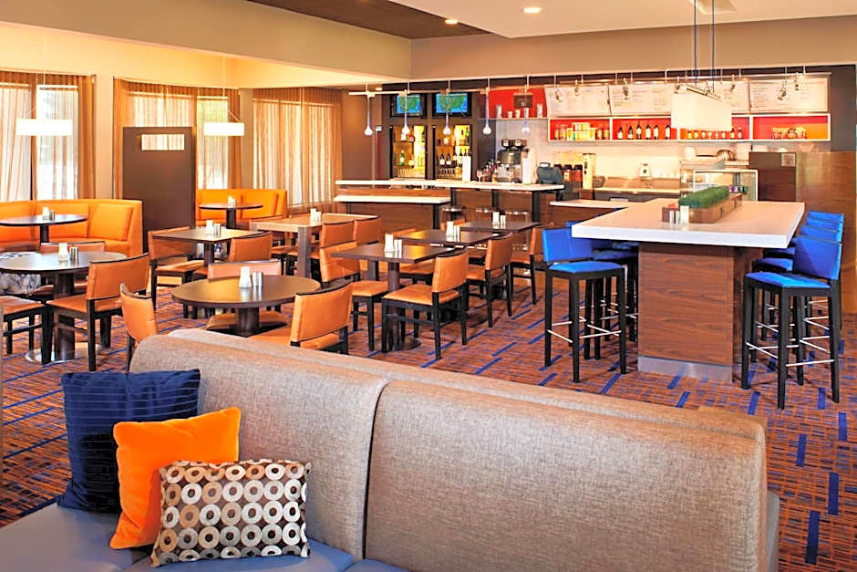 Courtyard by Marriott Rockford