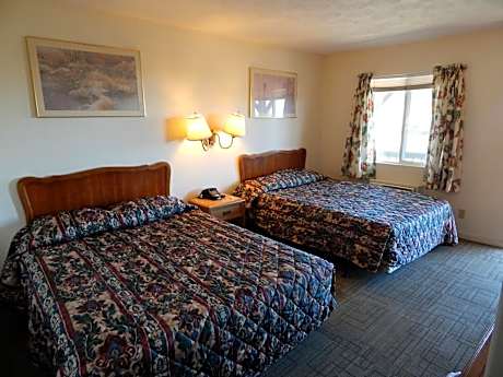 Deluxe Queen Room with Two Queen Beds