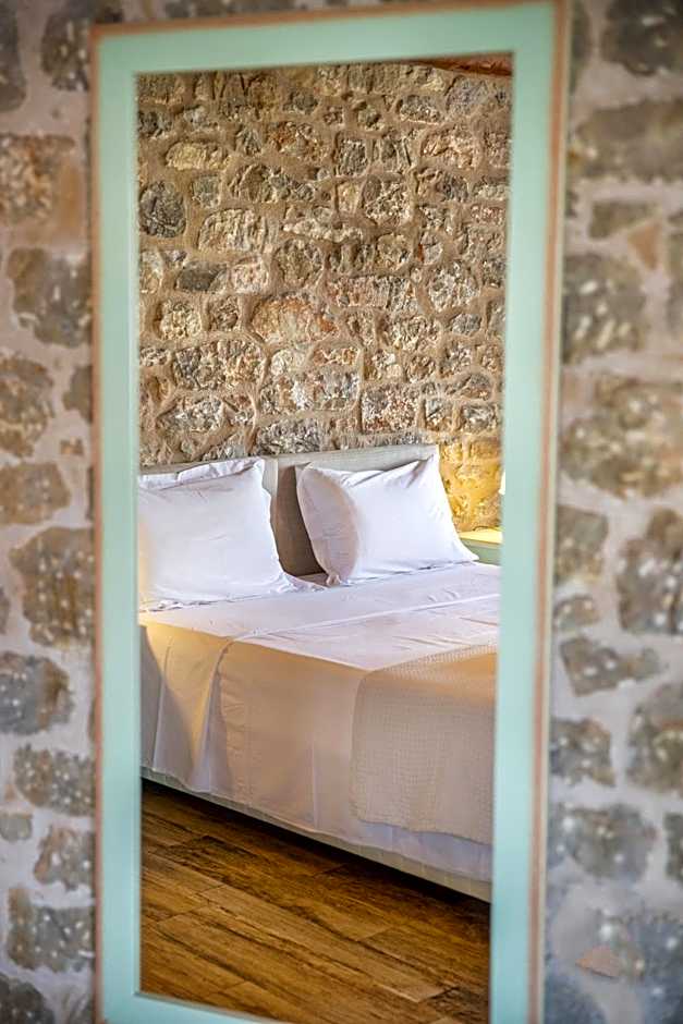 Trapela Areopolis, Boutique Hotel