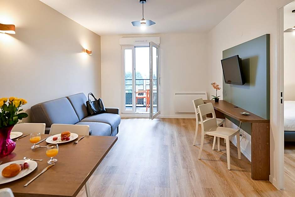 Comfort Aparthotel Versailles, St Cyr l&#x27;Ecole