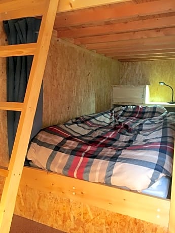 Bed in 6-Bed Mixed Dormitory Room