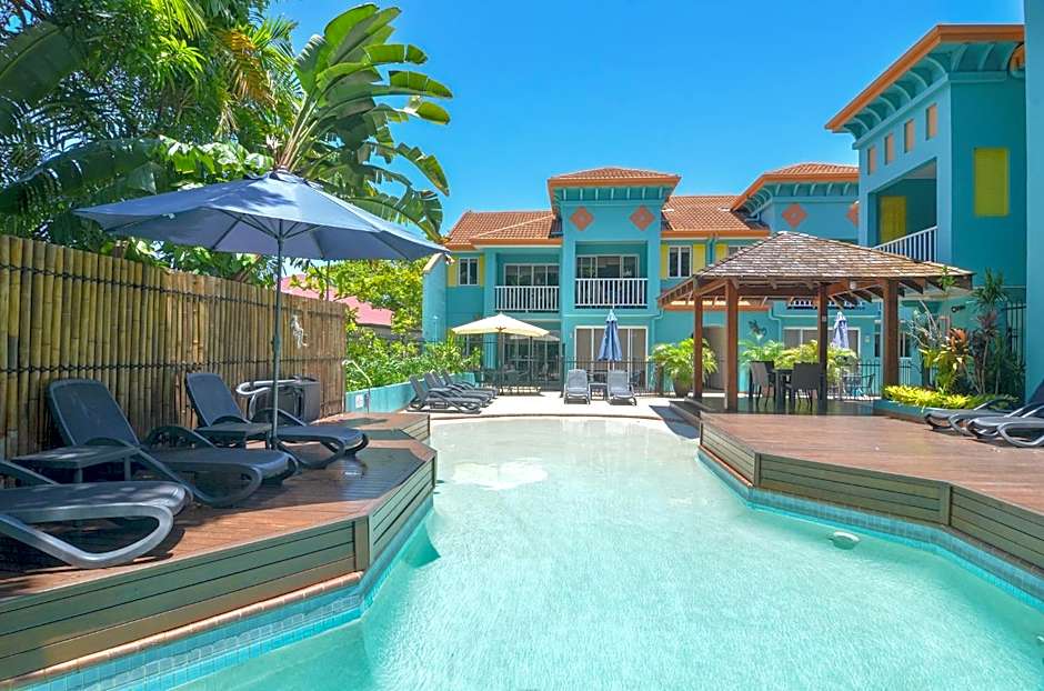 Le Cher Du Monde Adults Only