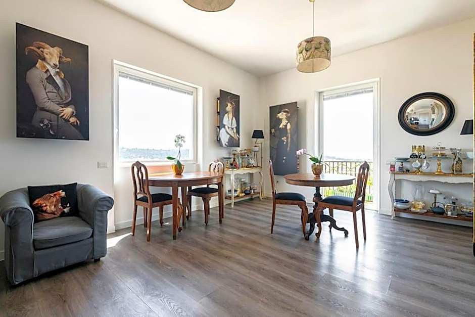 Eleventh Floor Suites