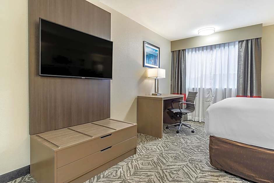 Comfort Inn & Suites Pacific - Auburn