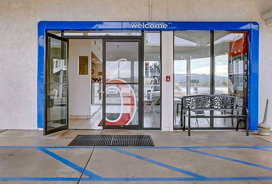 Motel 6-Coos Bay, OR