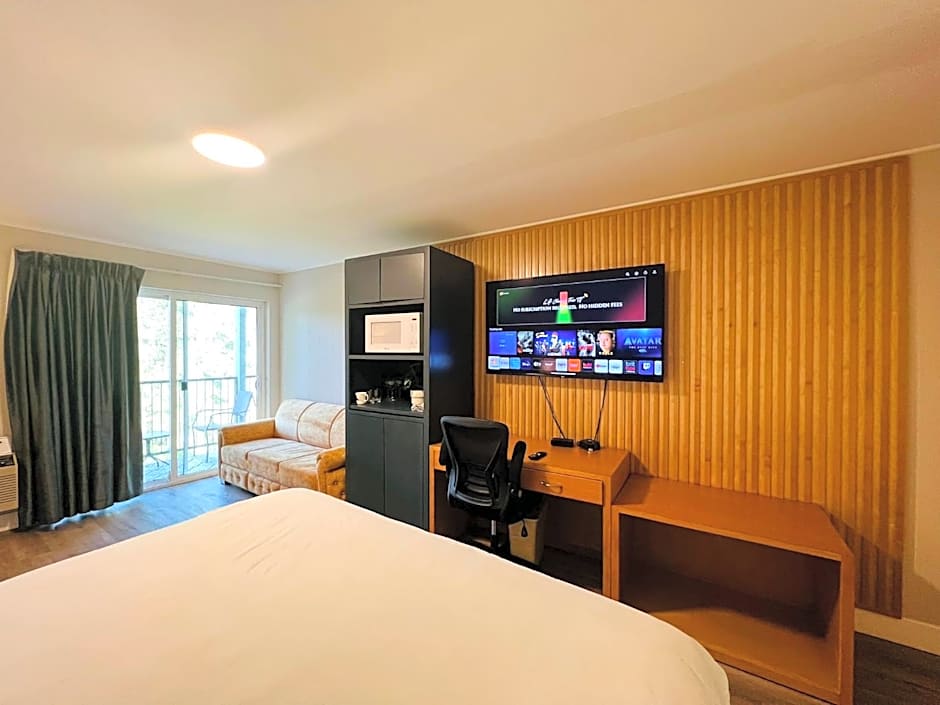 Hotel Civilia Lakeside by Civilia Golf Retreat