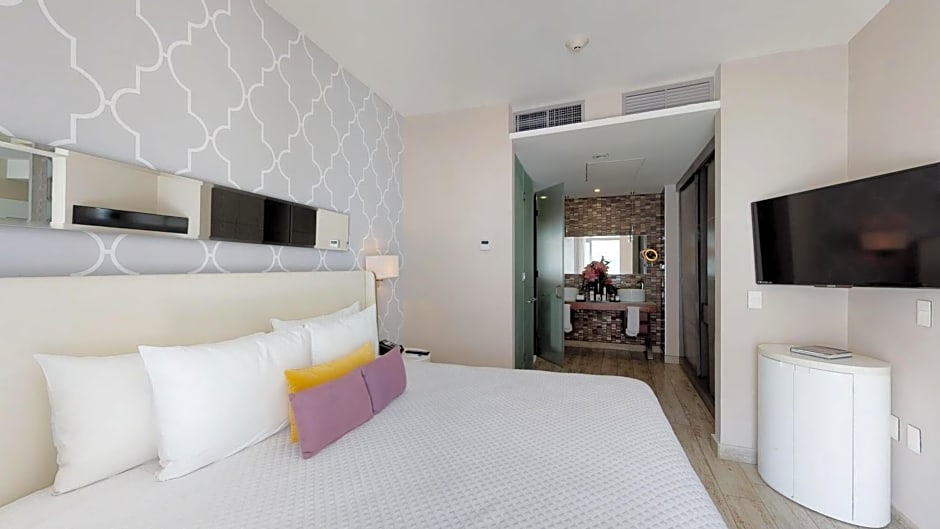 The Fives Beach Hotel & Residences All Senses Inclusive