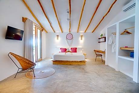 Deluxe Double Room with Side Sea View