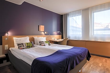 Standard Queen Room single use