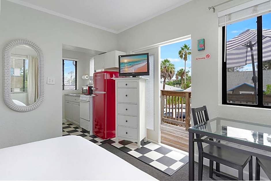 Sabal Palms Inn