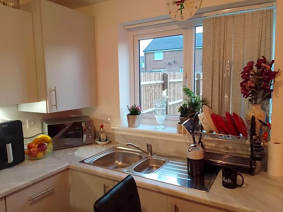 Cosy Stay in Walsall by Ideal Home