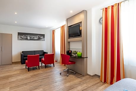 Executive Room (Capacity 2)