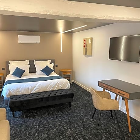 Triple Room with Private Bathroom