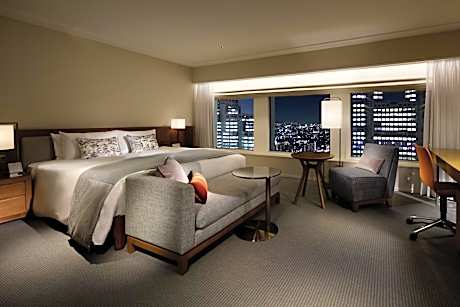 Club Floor "Premier Grand" Deluxe King Room with Club Lounge Access - Non-Smoking