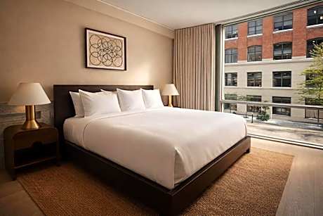 Standard Suite, 1 King Bed