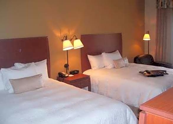 Hampton Inn and Suites Bakersfield North-Airport