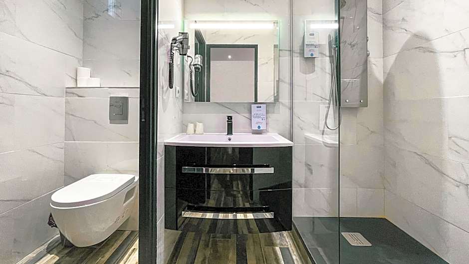 Kyriad Marseille Blancarde - Timone