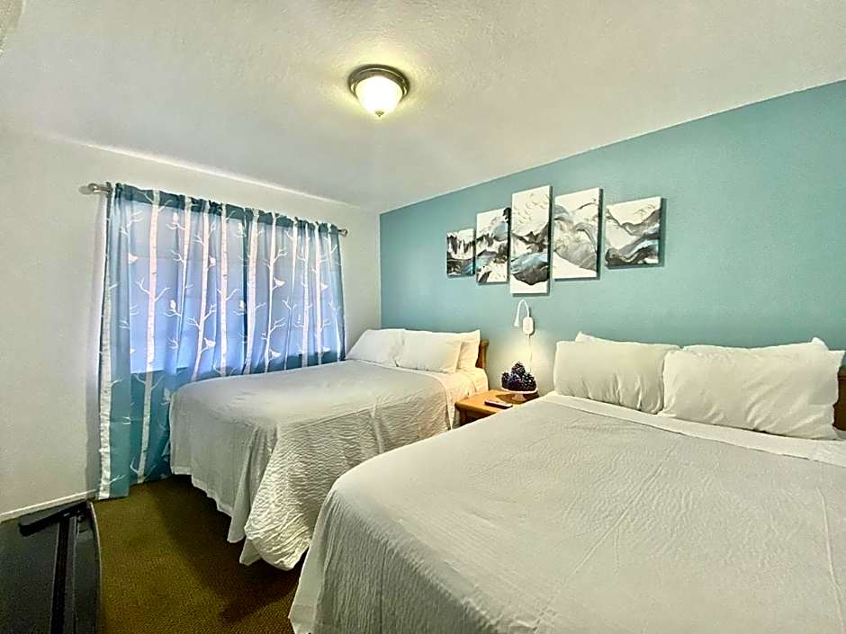 Bluebird Day Inn & Suites