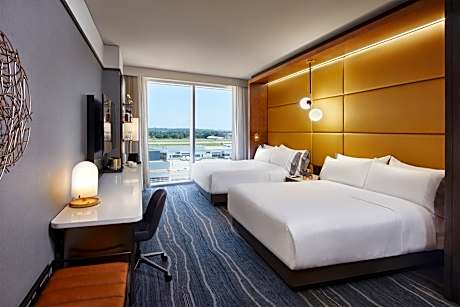 Deluxe Queen Room