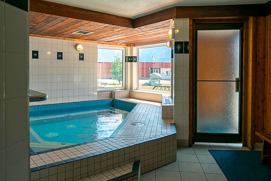 Rocky Mountain Ski Lodge