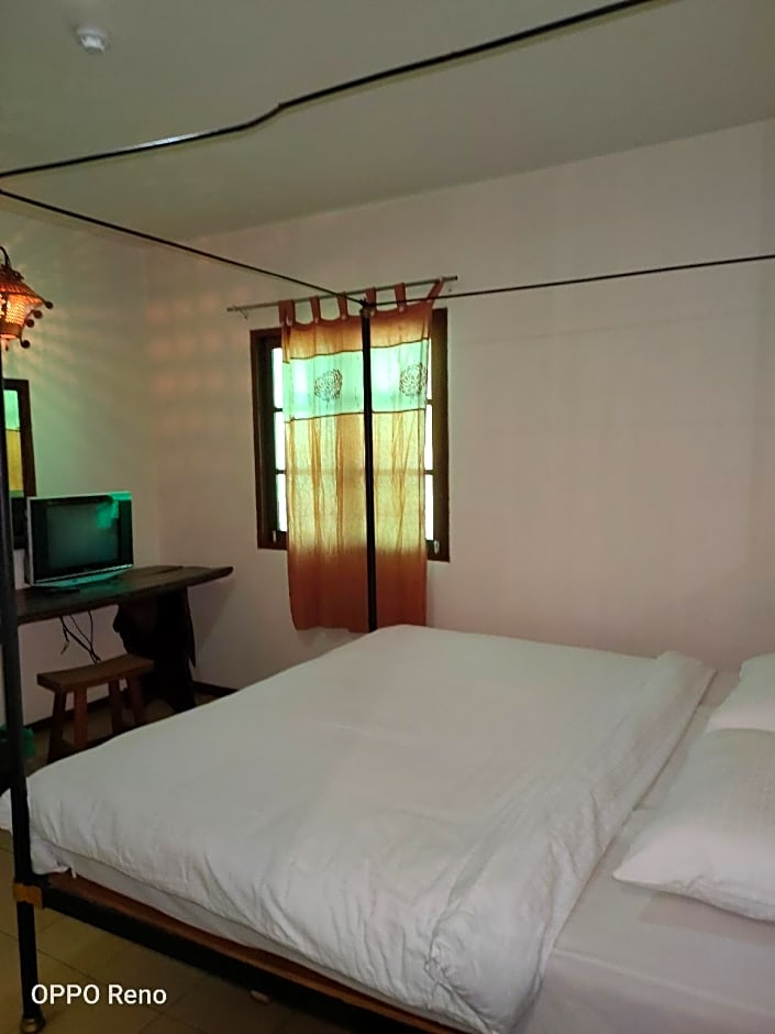 Kuching Waterfront Lodge