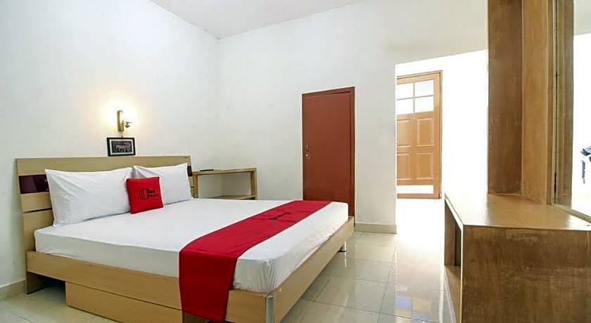 RedDoorz Syariah @ Jalan Menteri Supeno