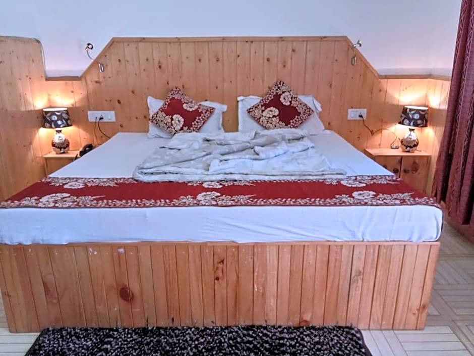Hotel Hadimba Heights – Manali, PA