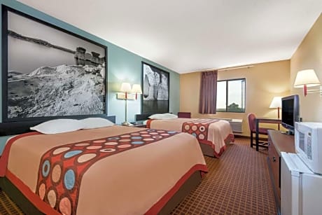 2 Queen Beds Non-Smoking