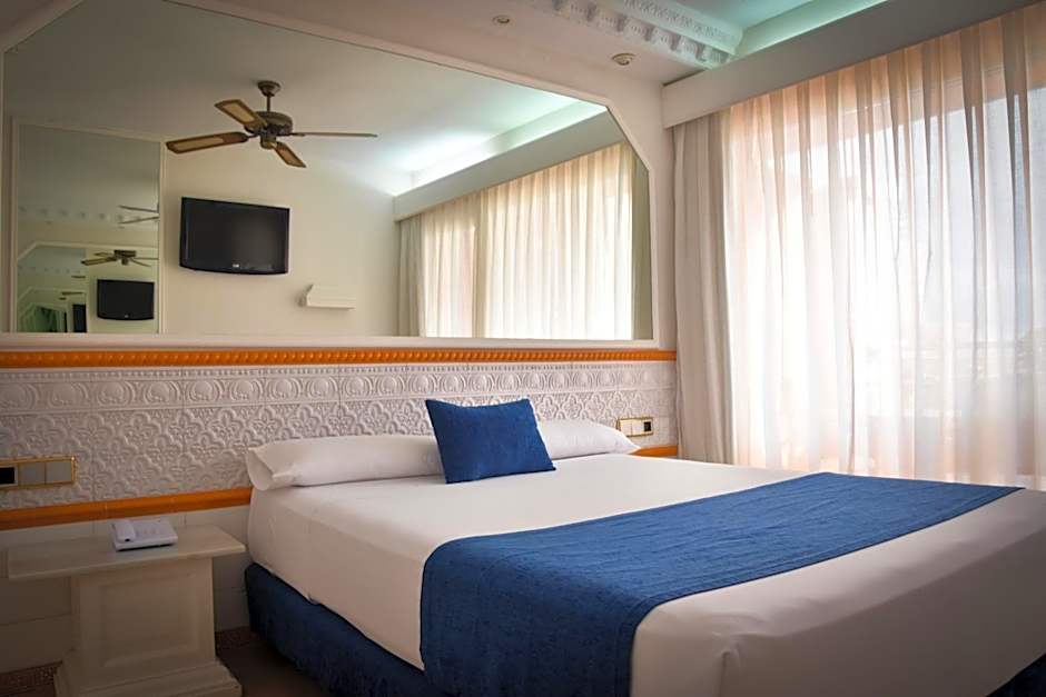 Playacapricho Hotel