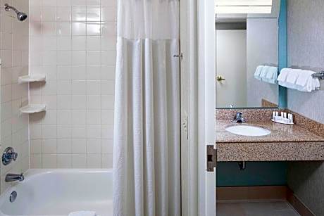 Suite, 1 Bedroom (2 Queen Beds and 1 Double Sofa Bed)