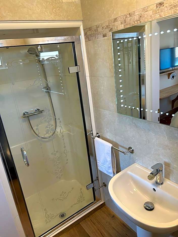 Oakwood Bed and Breakfast Heathrow