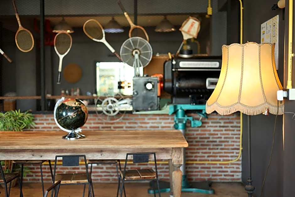 Yimwhan Hostel & Cafe Ayutthaya