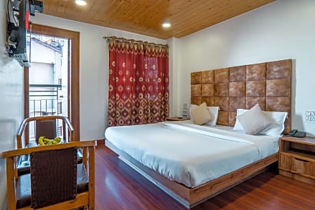 Premium Valley View Room