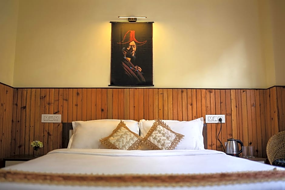 Hotel Hill Queen