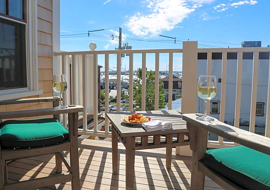 Almondy Inn Bed & Breakfast