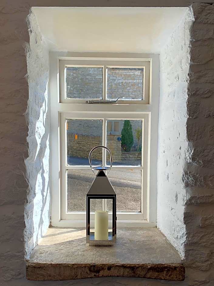 The Queen Matilda Country Rooms