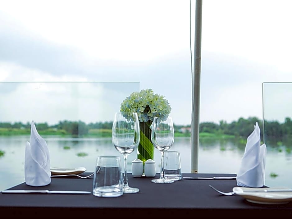 Villa Song Saigon (Saigon River Villa)