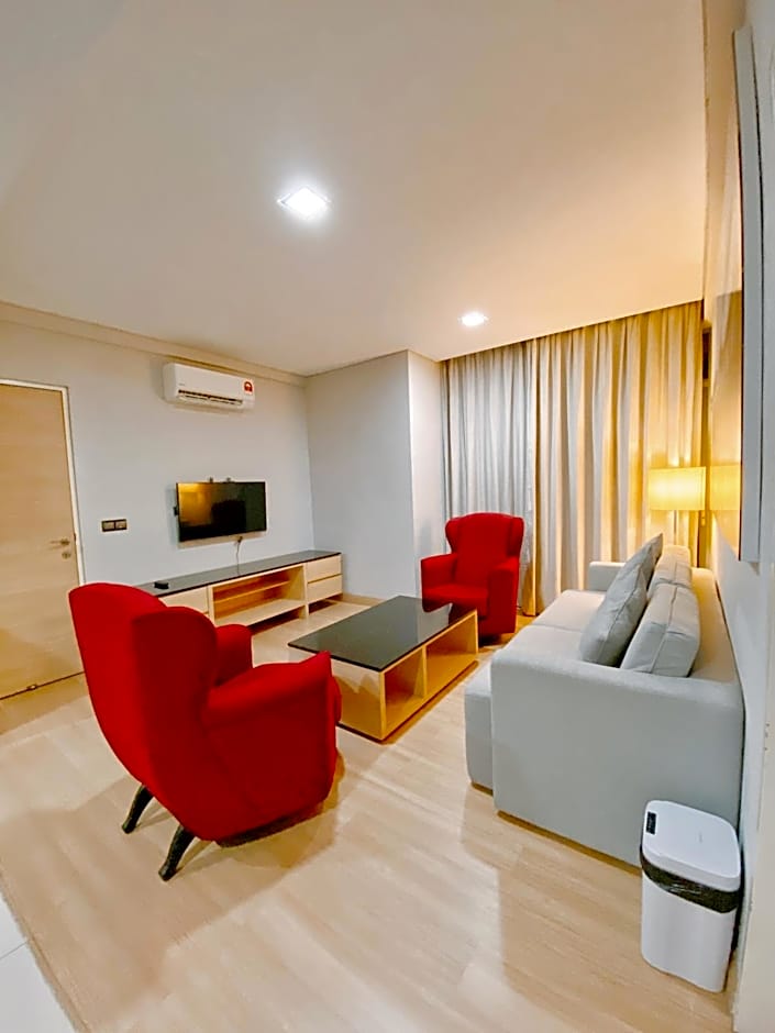 Straits Suite by C Homestay Malacca