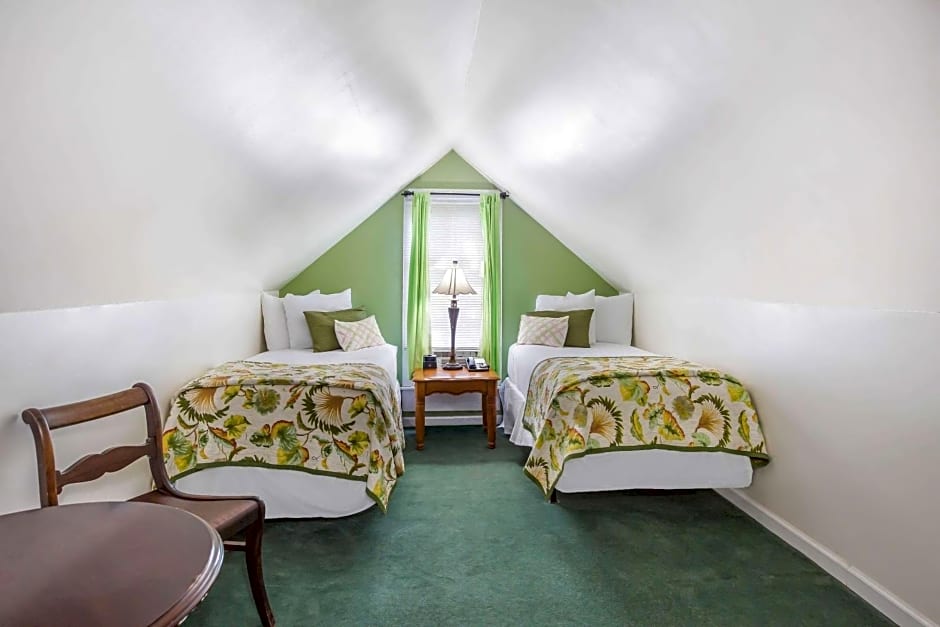 Coombs Inn & Suites, Ascend Hotel Collection