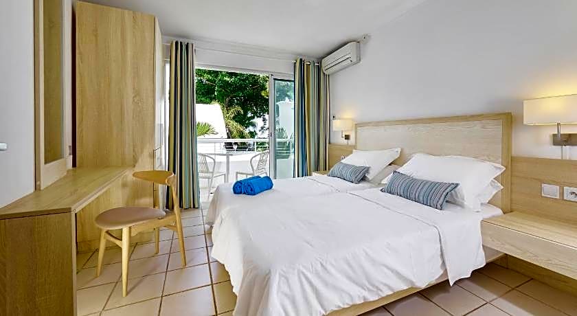 Le Beachclub Serviced Apartments And Villas
